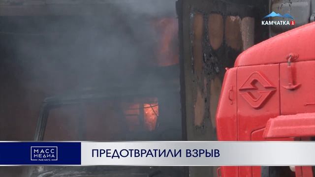 Предотвратили взрыв: пожарные потушили возгорание в одном из гаражей Петропавловска
