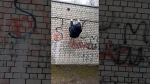 ГАРАЖ 228 ПРЫЖОК БЕГ ПО СТЕНЕ КАК ЗАЛЕЗТЬ НА СВЕРХУ КРЫШУ