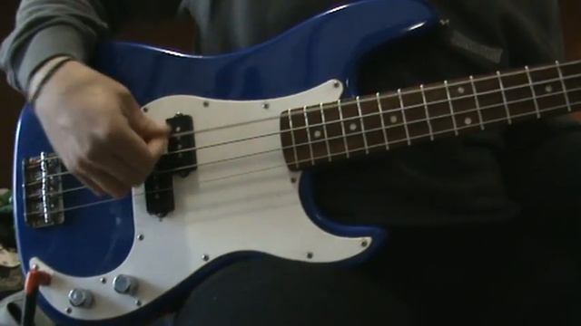 L' Angolo Strumenti di AL - Squier by Fender Affinity Precision Bass смотреть онлайн