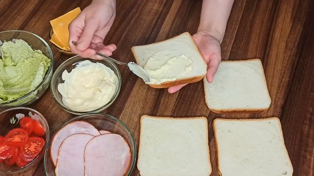 Невероятно вкусные сендвичи с ветчиной, сыром и овощами. Рубрика #ВнеДиеты 001