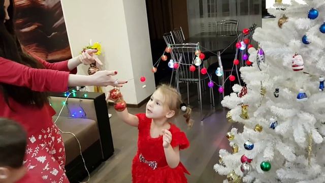 Как украсить елку 2019. Чем украсить елку 2019. Год свиньи. смотреть онлайн