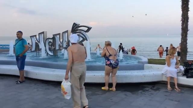 Купаемся в фонтане в Одессе на ,,Ланжероне,,
