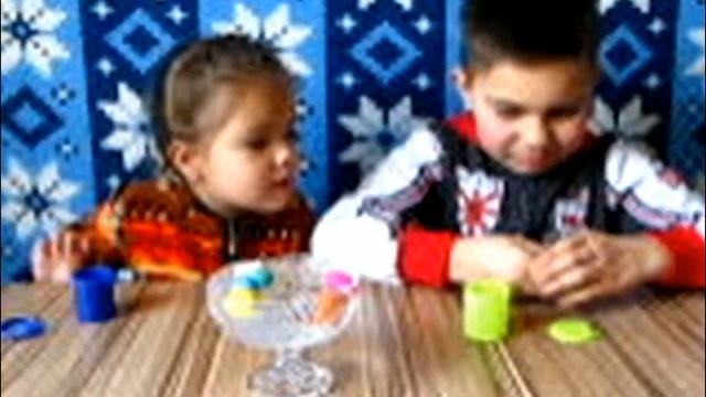 Динозавры игрушки в яйцах лизуны Dinosaurs of toy are in eggs смотреть онлайн