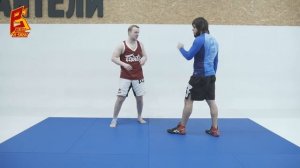 Маятник в движении -  защита и работа ног. Техника бокса. Эльмар Гусейнов.