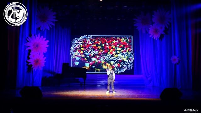 15 ЛЕВ ДЕНИСОВ стихотворение «Дай мне руку, мама!» смотреть онлайн