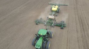 John Deere 9R/1890/1910 Combo in Action