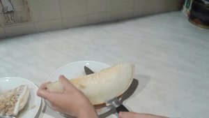 Как красиво порезать дыню