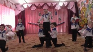 Танец: "Где ты , белый пароход?"