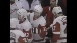 Slava Kozlov scores Yzerman like goal in game 7 vs Sharks (1994)