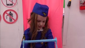 Airplane challenge with Eva and Mom.