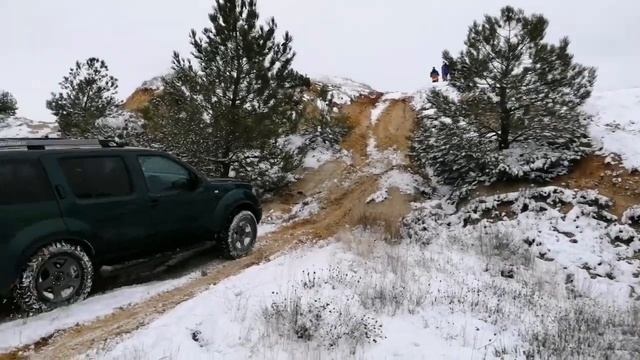 Nissan Pathfinder VS Opel Frontera. Hill Climbing!! смотреть онлайн