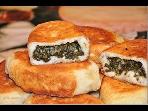 Пирожки со щавелем из дрожжевого  теста .