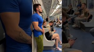 BODYBUILDER STRIPPED GIRL in the SUBWAY??/КАЧОК СОРВАЛ ОДЕЖДУ С ДЕВУШКИ/@shmeksss