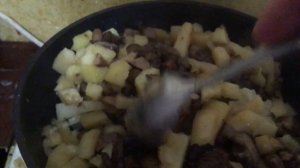 Правильно жаренные грибы с картошкой - готовы - пробуем - говорю Сибирские секреты как готовить