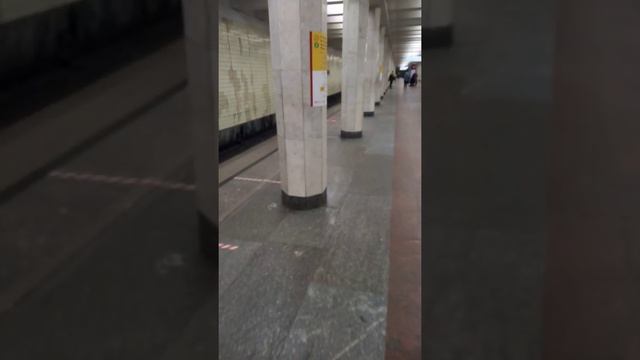 СТАНЦИЯ МЕТРО КОЛОМЕНСКАЯ ?