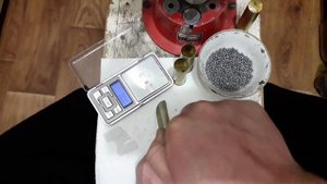 Снаряжение ФАУСТ-ПАТРОНА на латунной гильзе 12 калибра с использованием шприца 20 кубов.