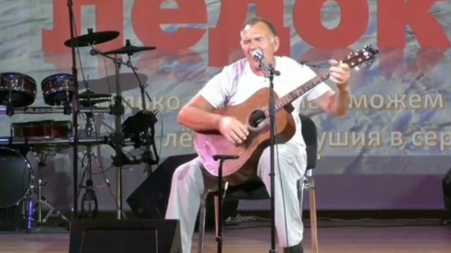 Михаил Губанов из села Островки,  Аннинского района - виртуоз от Бога,  самоучка