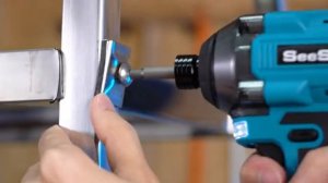 Электрический бесщеточный шуруповерт SEESII