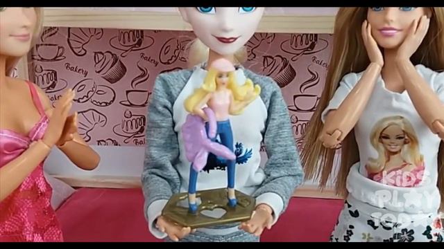 Играем С Барби - Барби Новая Кухня Видео С Куклами Игрушки Для Девочек Играем В Барби