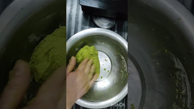 Индийские лепешки со шпинатом. Палак паратха. Palak paratha recipe.