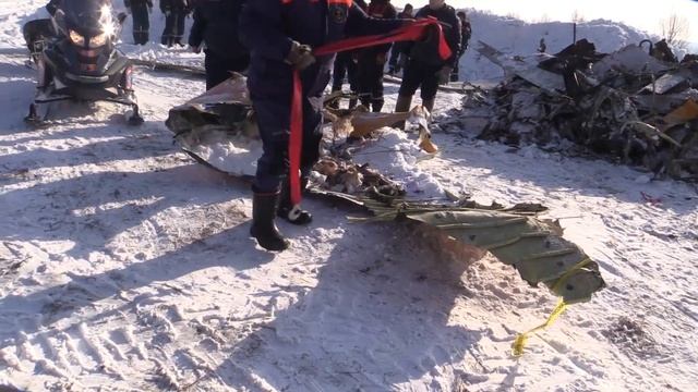 2018 02 13 НЦУКС, Погрузка останков самолёта смотреть онлайн