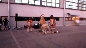 Танец индейцев на вокзале - классный Новый год