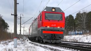 2ЭС6-589 "Синара" с грузовым поездом и приветливой бригадой