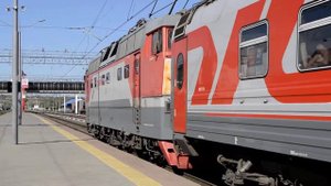 ЧС2Т-1028 с поездом Пенза - Казань прибывает на вокзал Саранск