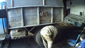 пробил баллон ЗИЛ-130 еду на шиномонтаж