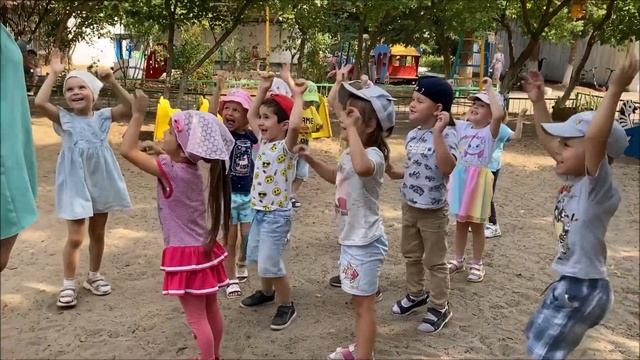 Подвижная игра ягоды,грибы, орехи смотреть онлайн