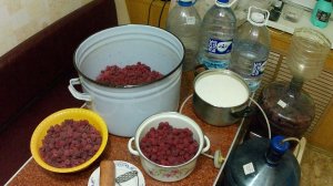 Домашнее вино. Рецепты приготовления ягодного вина из чёрной смородины, малины, крыжовника, клубники