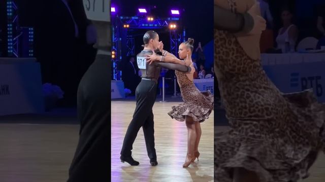 Этот взгляд? #ballroomdance #ballroomdancevideos #бальныетанцы #бальныетанцыдети