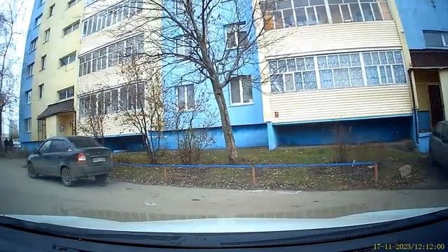 Нефтекамск. Улица Парковая до снега. смотреть онлайн