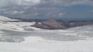 Вид на пик Калицкого ( 3581) с перевала Ирик Чат ( 3 670) 