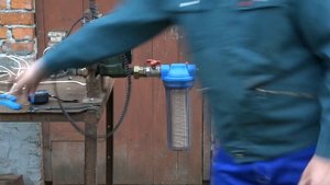 Саморобний ключ для відкручування водяного фільтра