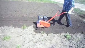 МОТОБЛОК для огорода.Пашем землю(огород) в деревне.