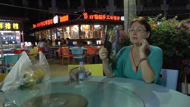 УЛИЧНАЯ ЕДА В КИТАЕ ? ЦЕНЫ НА ЕДУ ? УЛИЦА ЕДЫ ? ДАДУНХАЙ. САНЬЯ. ХАЙНАНЬ. КИТАЙ смотреть онлайн