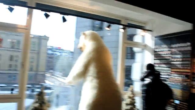 Норвегия Осло самый популярный пешеходный маршрут от вокзала до Королевского Дворца ул Карла Юхана смотреть онлайн