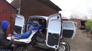 Лада Ларгус и Irbis ttr 250R - Перевозка мотоцикла в грузовом фургоне  Lada Largus
