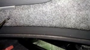 Як зняти обшивку багажніка бмв е46