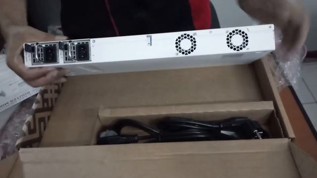 UNBOXING Cloud Core Router (CCR) MIKROTIK