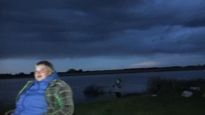 Ловля карася на пенопласт . Оказалось что карась любит пенопласт .