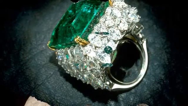 В чем встречать  2015 год Козы