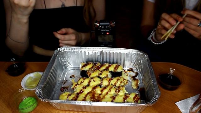 Мой первый раз ЗАБАВНЫЙ ИТИНГ РОЛЛОВ ? АСМР / ДОБРО ПОЖАЛОВАТЬ В ЯПОНИЮ / Eating rolls смотреть онлайн