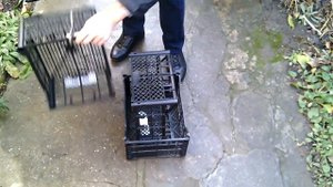 Лайфхак с ящиками для овощей и фруктов. Как удобно унести шесть ящиков в двух руках. Компактно