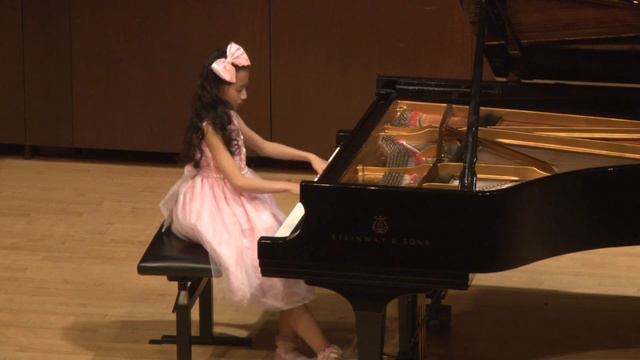 Harmony Zhu - The Moment, Composed and Performed by Harmony Zhu смотреть онлайн