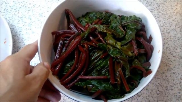 СВЕКЛА САЛАТ ИЗ СВЕКЛЫ И СВЕКОЛЬНЫХ ЛИСТЬЕВ ВКУСНО ПОЛЕЗНО БЫСТРО ГРЕЦИЯ