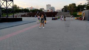 Прогулка по набережной города Новосибирск