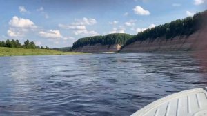 Река Сухона с красивыми берегами.