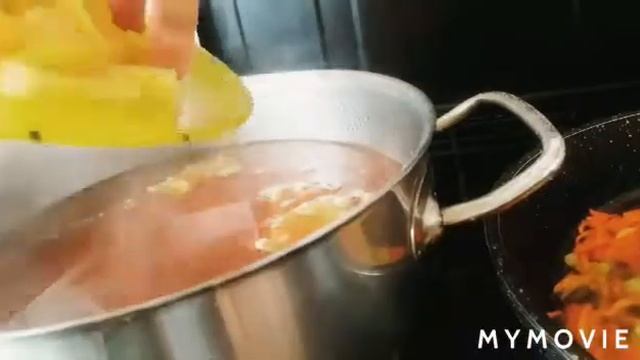 Зелёный борщ с щавелем.Самый простой в приготовлении.#борщ#зеленыйборщ#